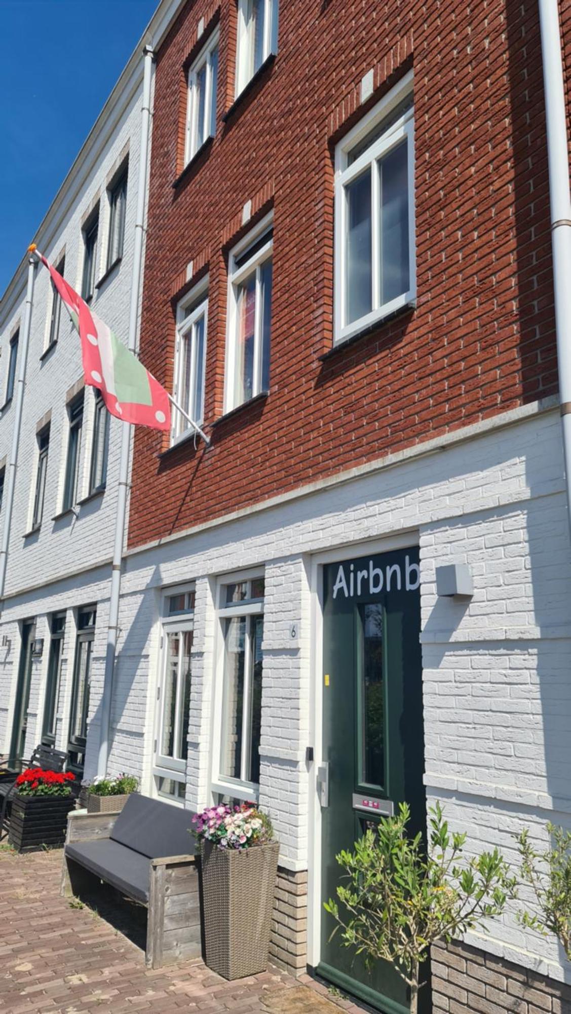 Airbnb 'Logeren Aan Het Plein' In Het Centrum Van Meppel Exterior photo